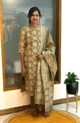 Pale green 557B