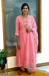 Pink in air 558