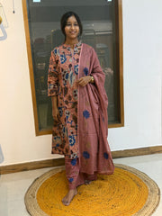Yazhini 790