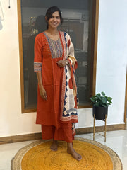 Narmadha 657