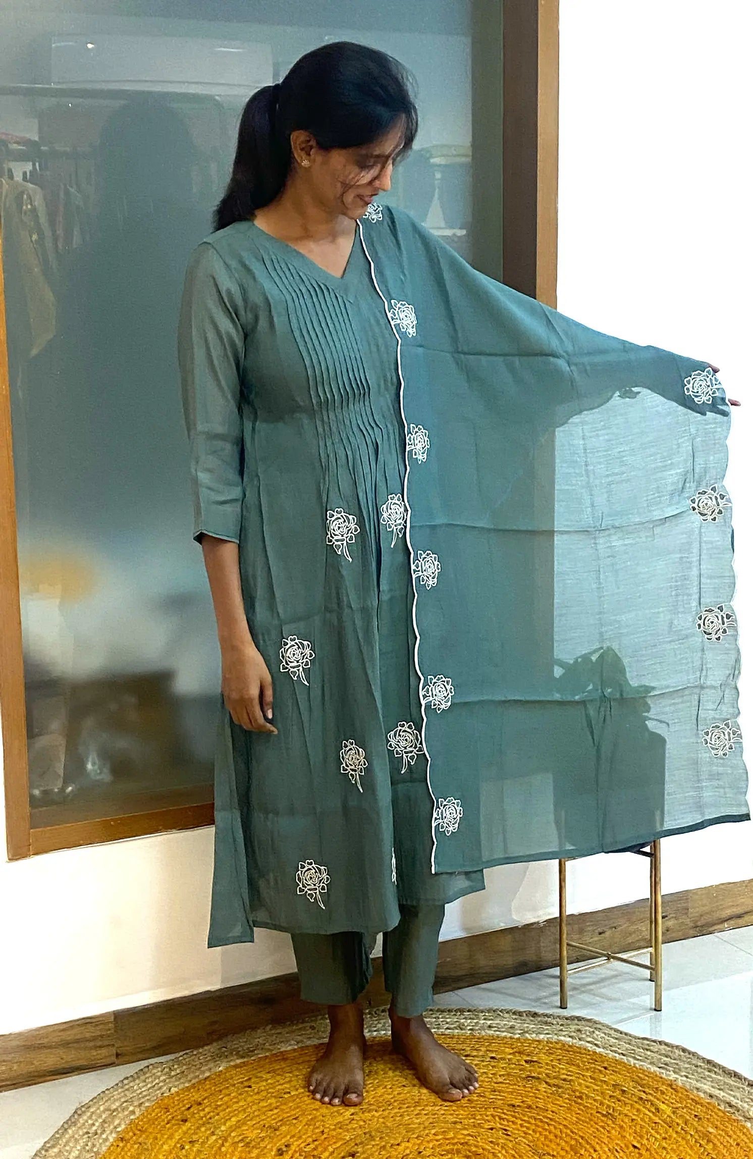 Sea green 579