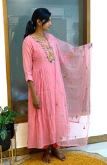 Pink in air 558
