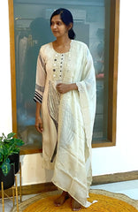 White delicate 493