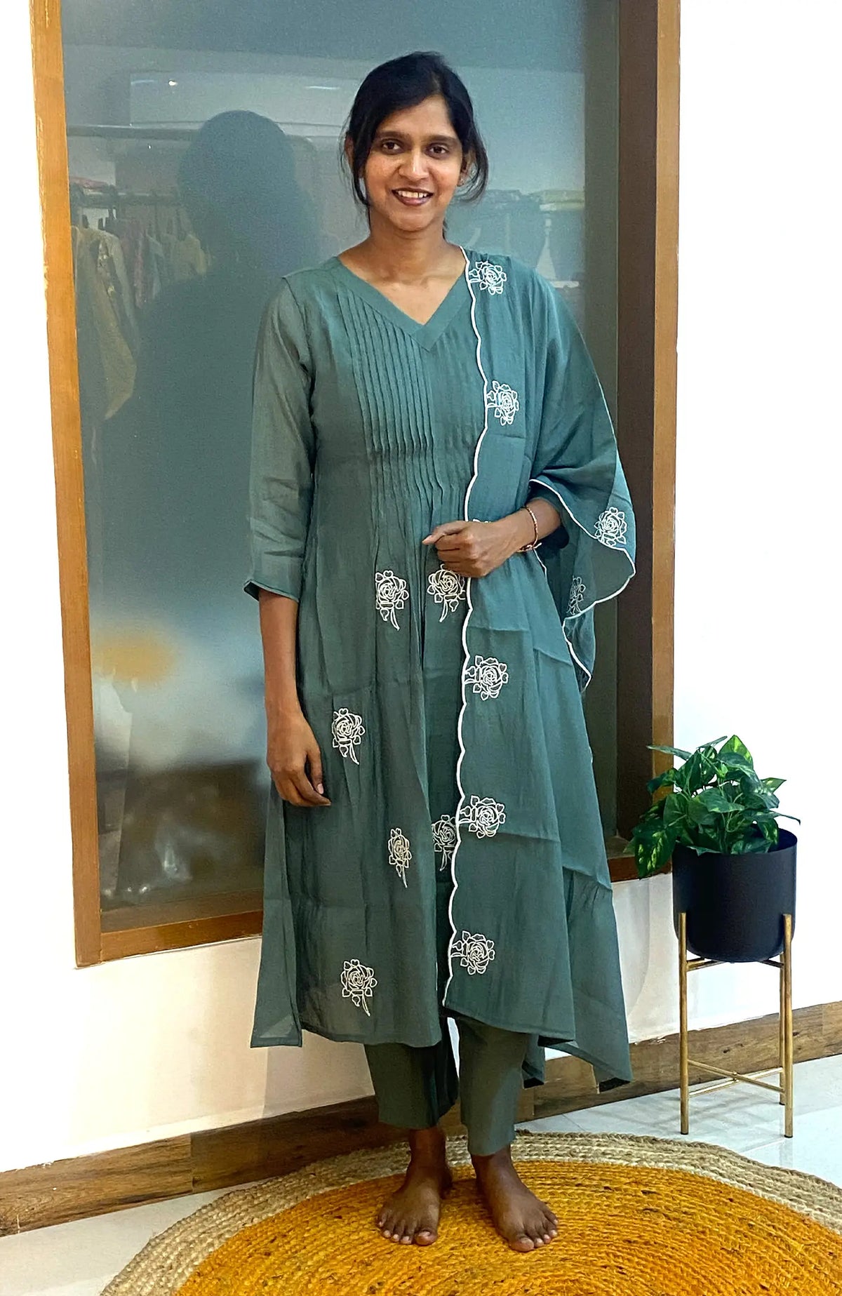 Sea green 579