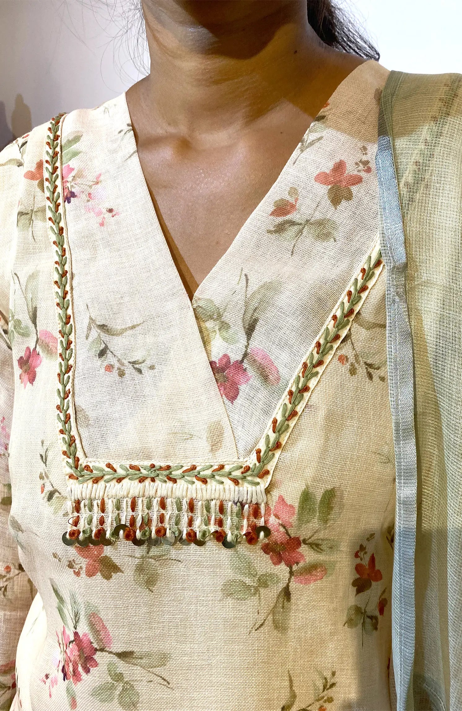 Linen Blossoms 495