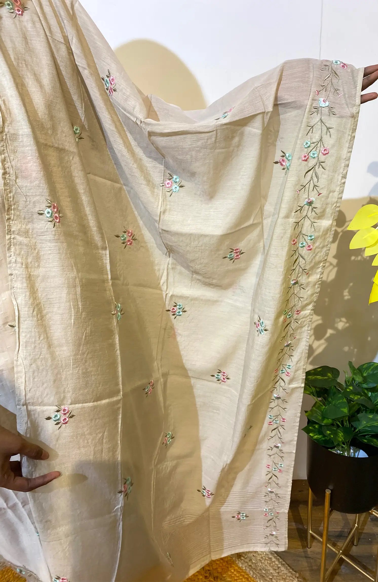 Beige Garden 506
