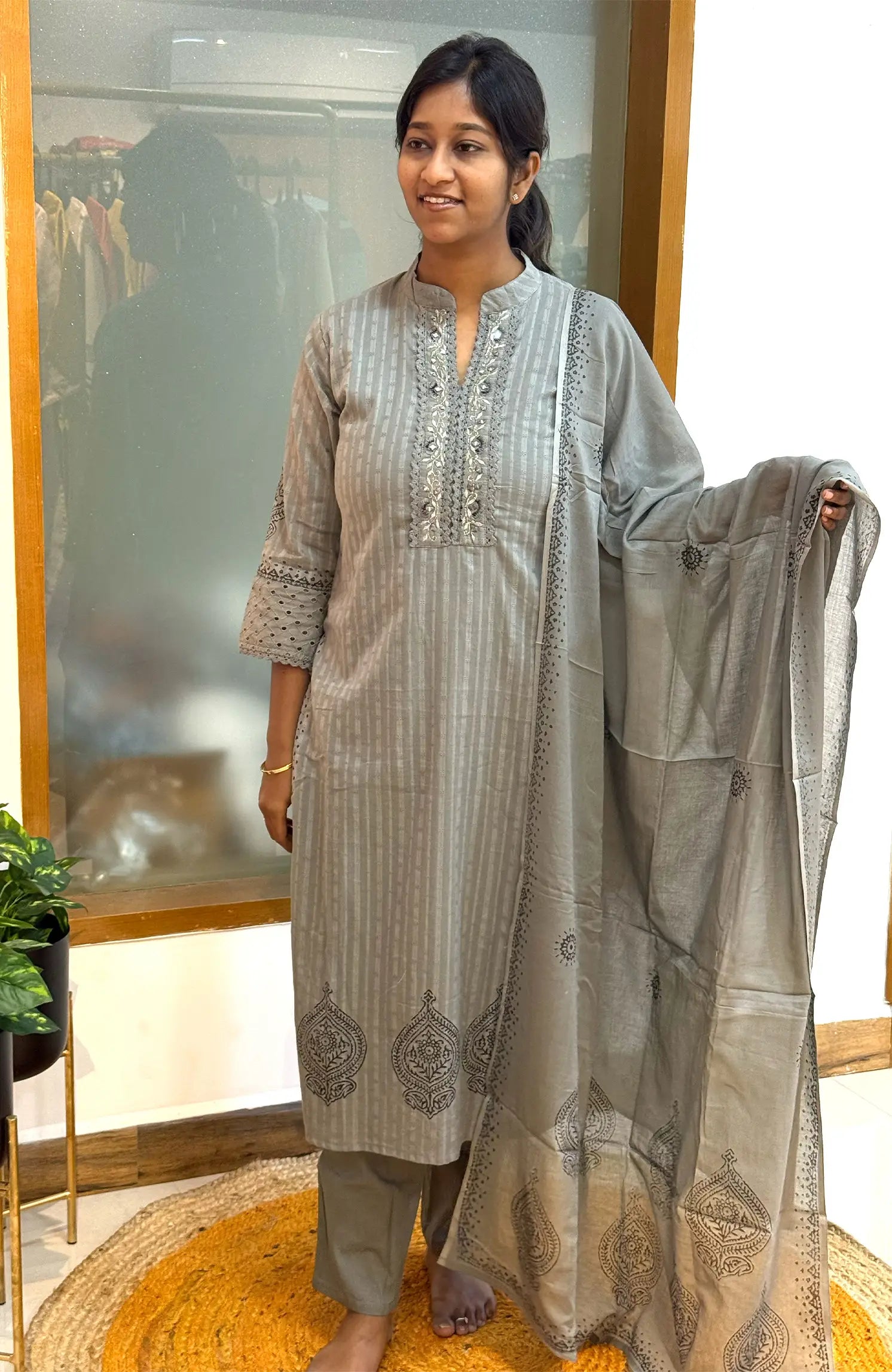 Grey mul cotton 560