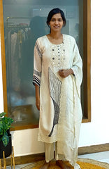 White delicate 493