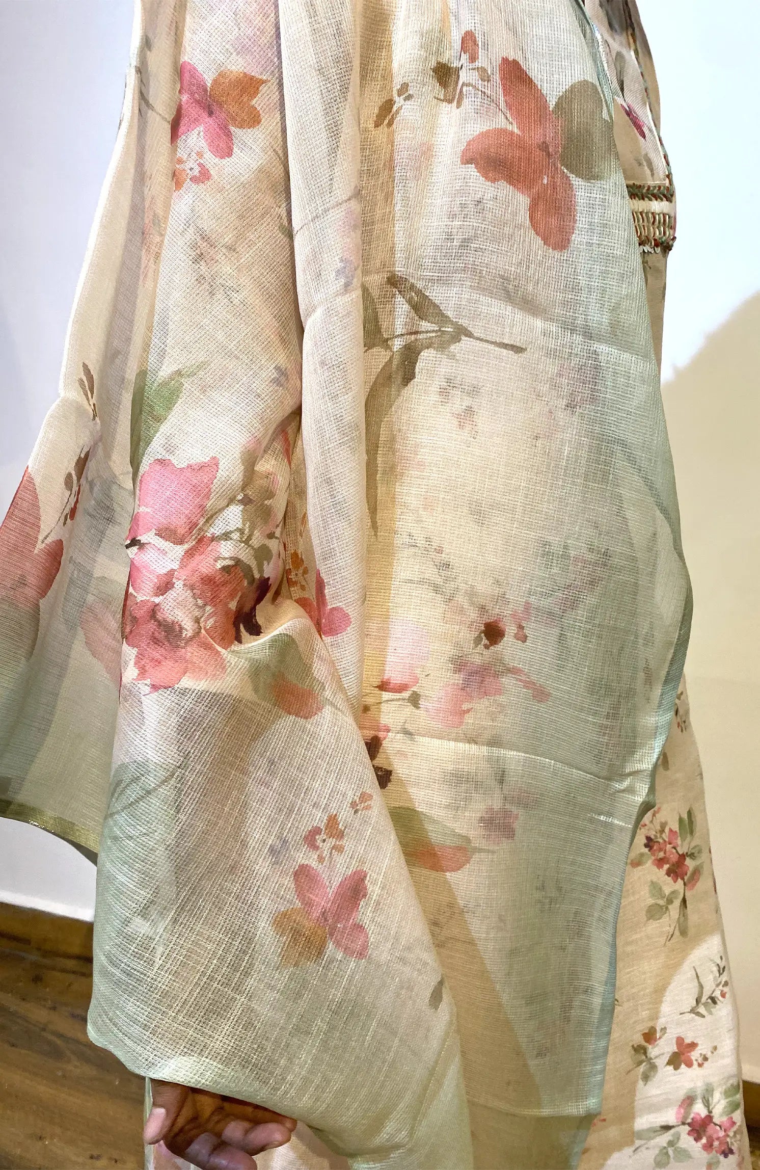 Linen Blossoms 495