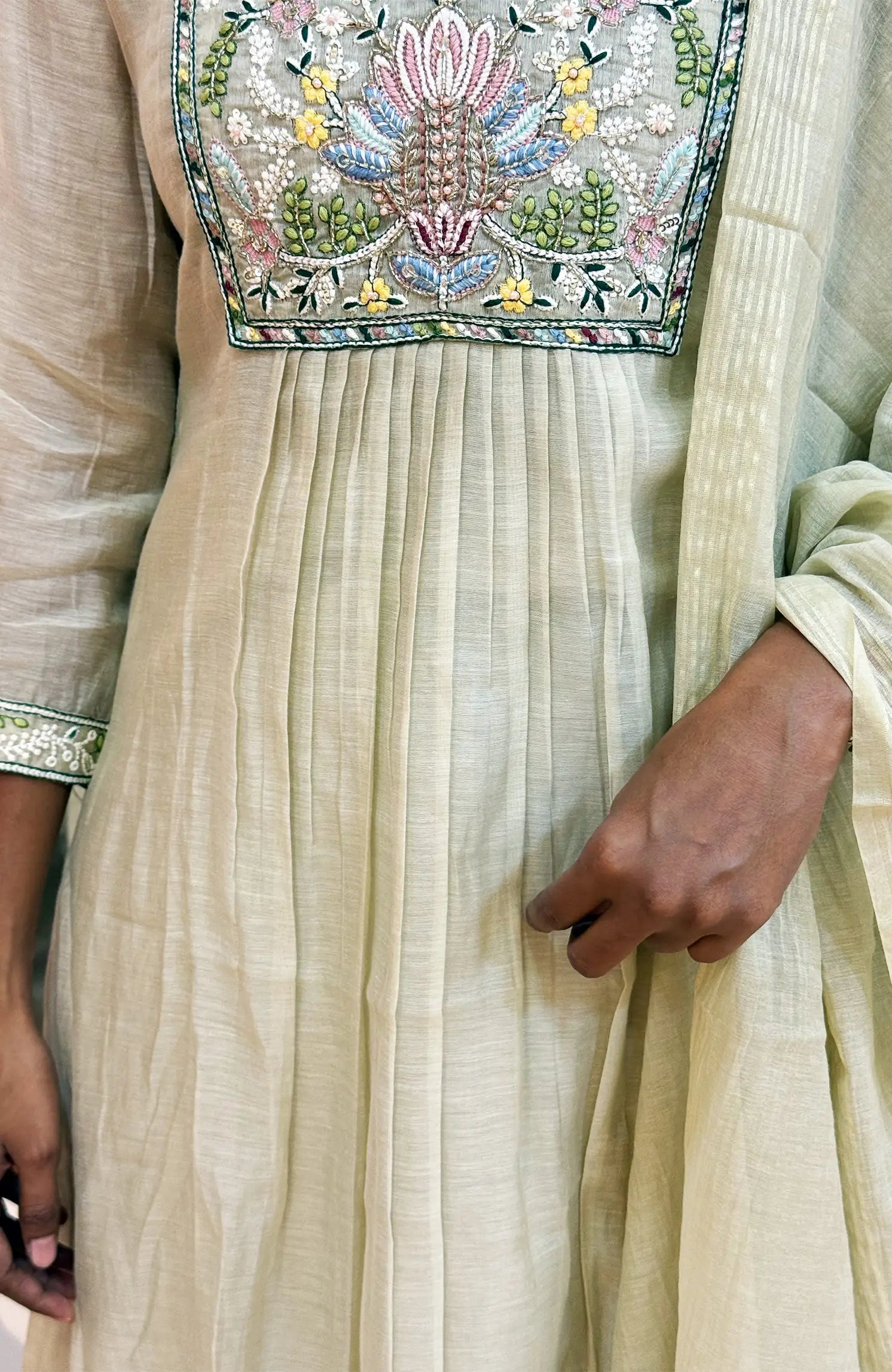 Beige garden 492