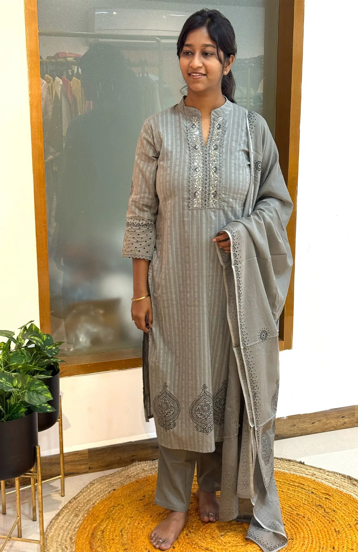 Grey mul cotton 560