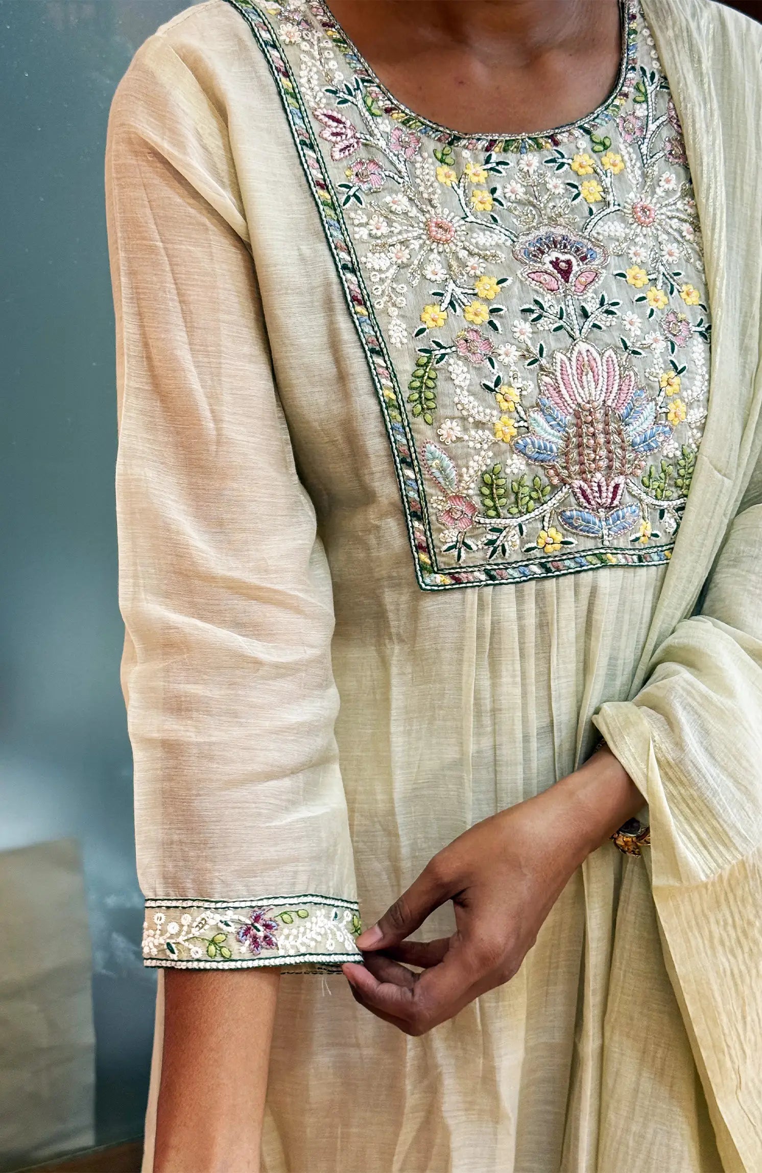 Beige garden 492