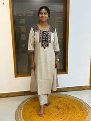Nayara 828
