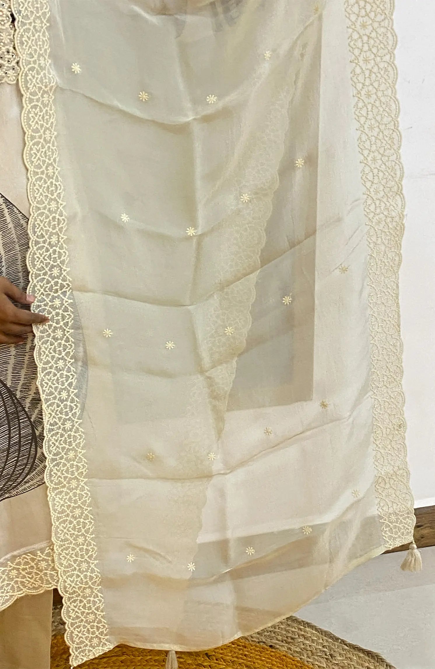 White delicate 493