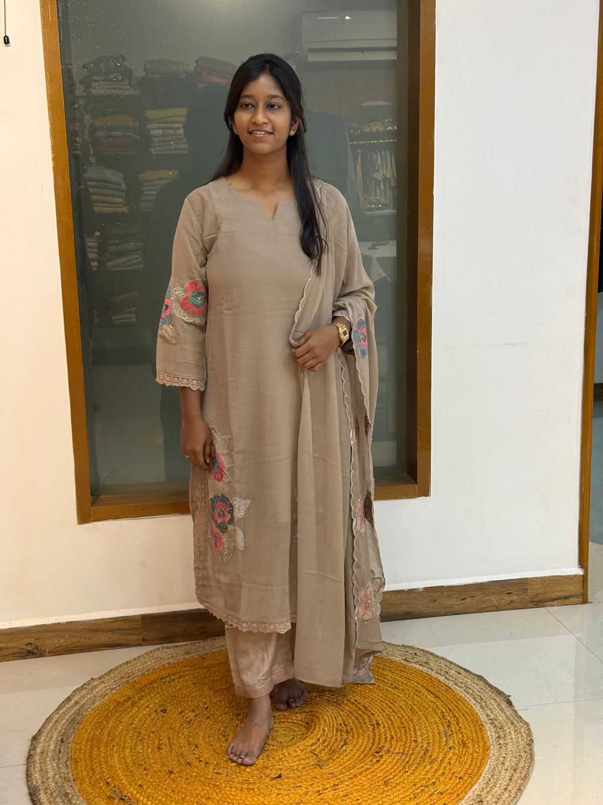 Niramika 923
