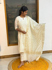 Ajvitha 975