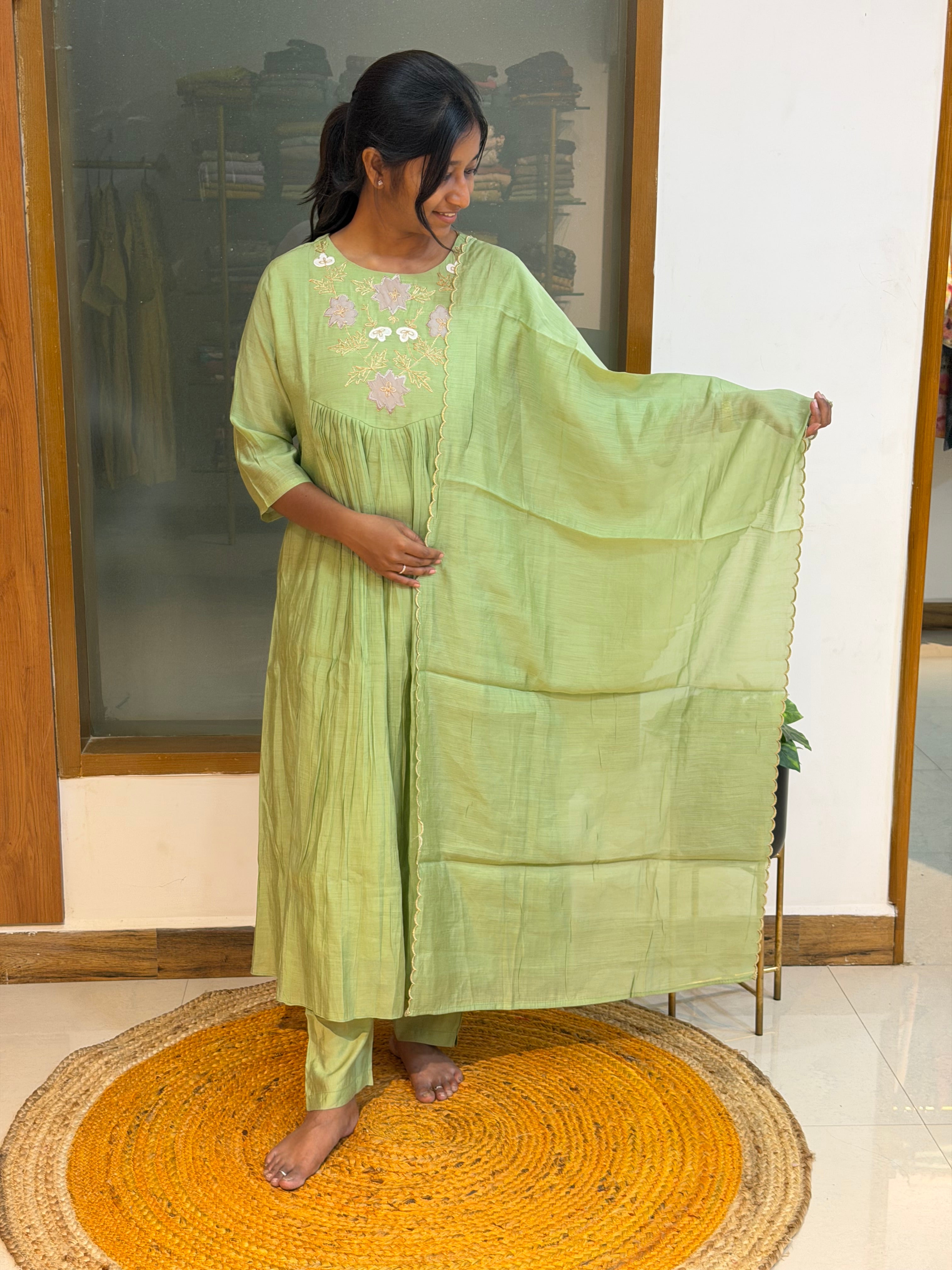 Ivanya 1032B