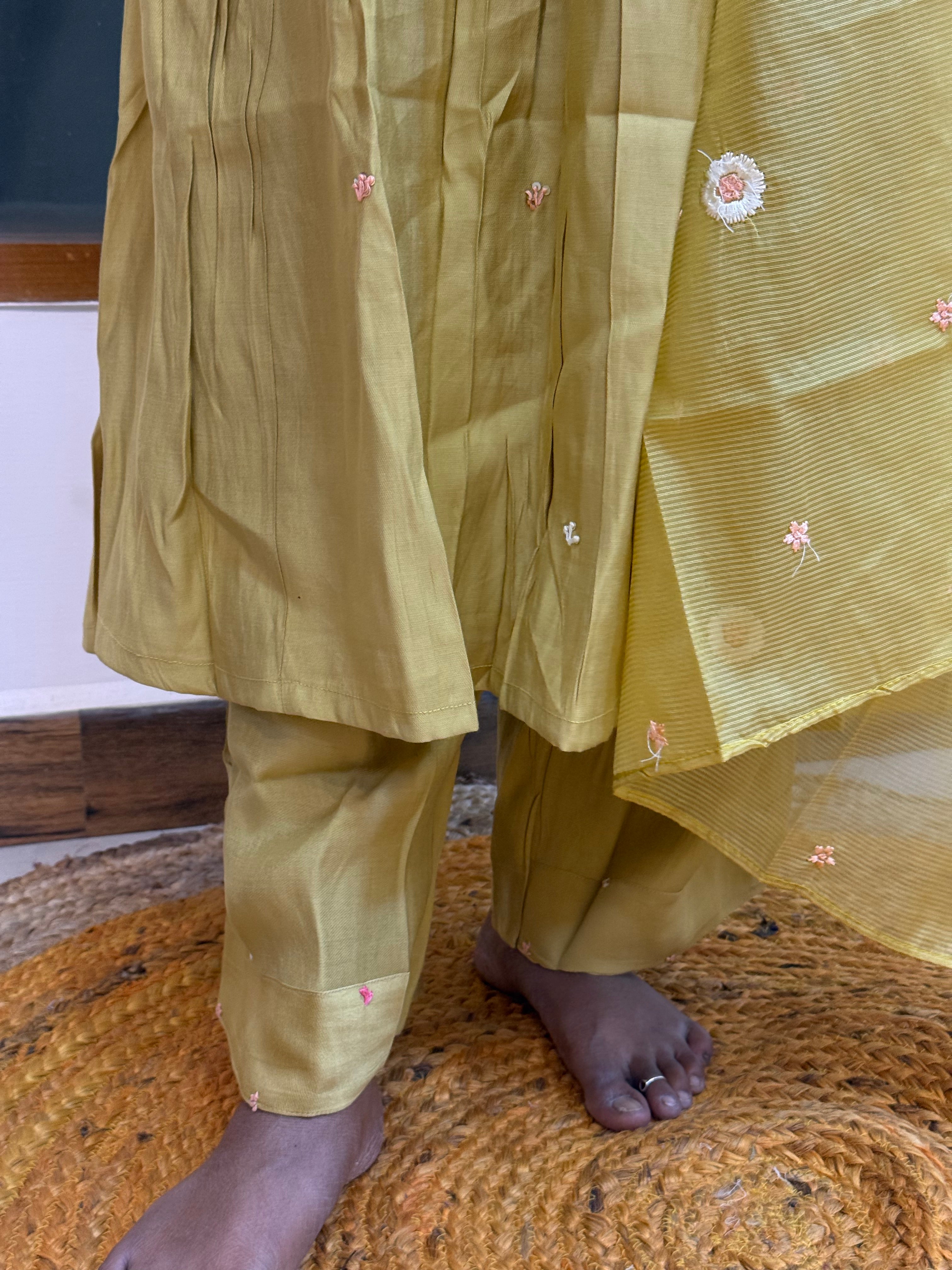 Pranavi 882B
