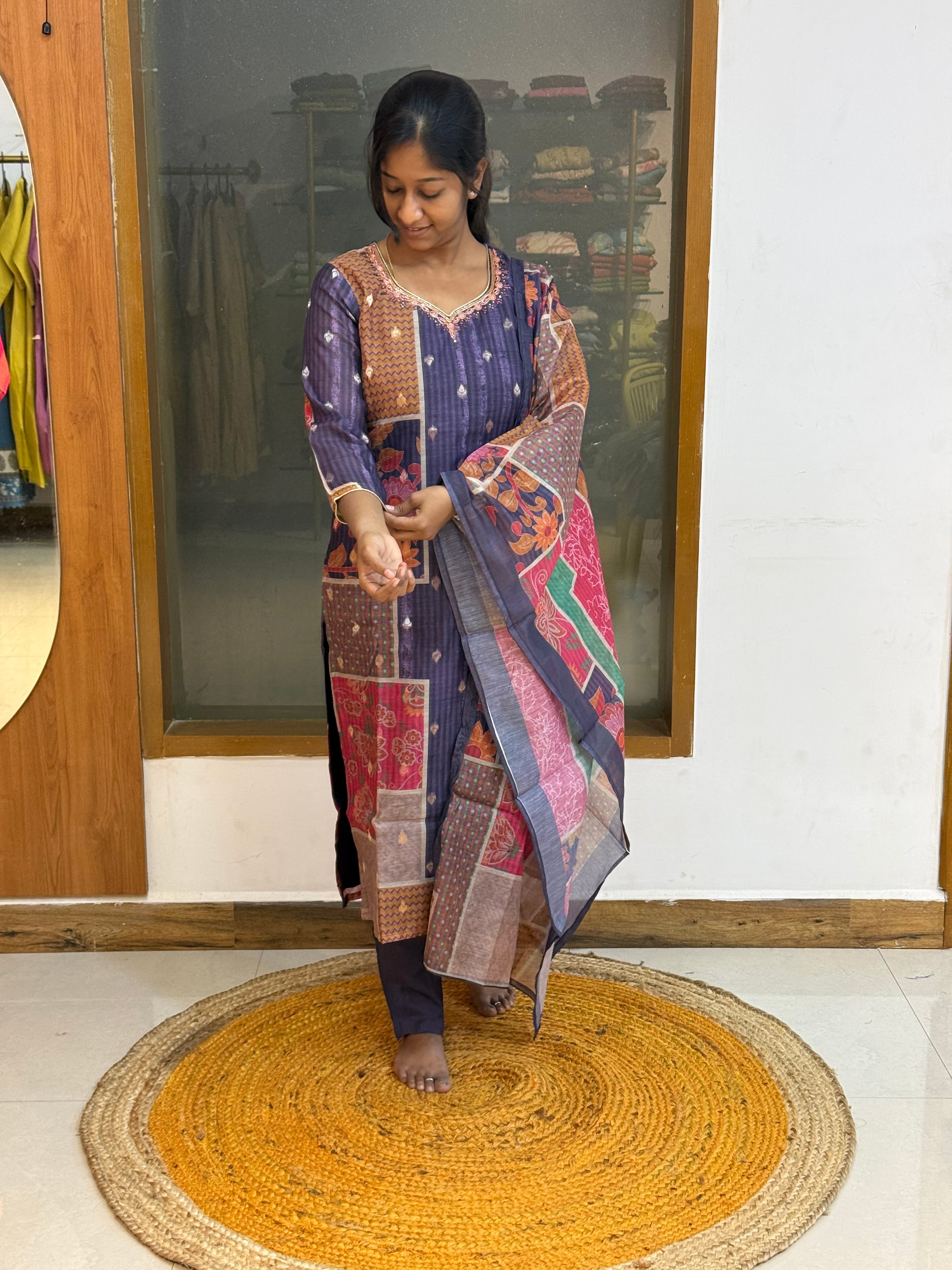 Kandaswarna 1124F