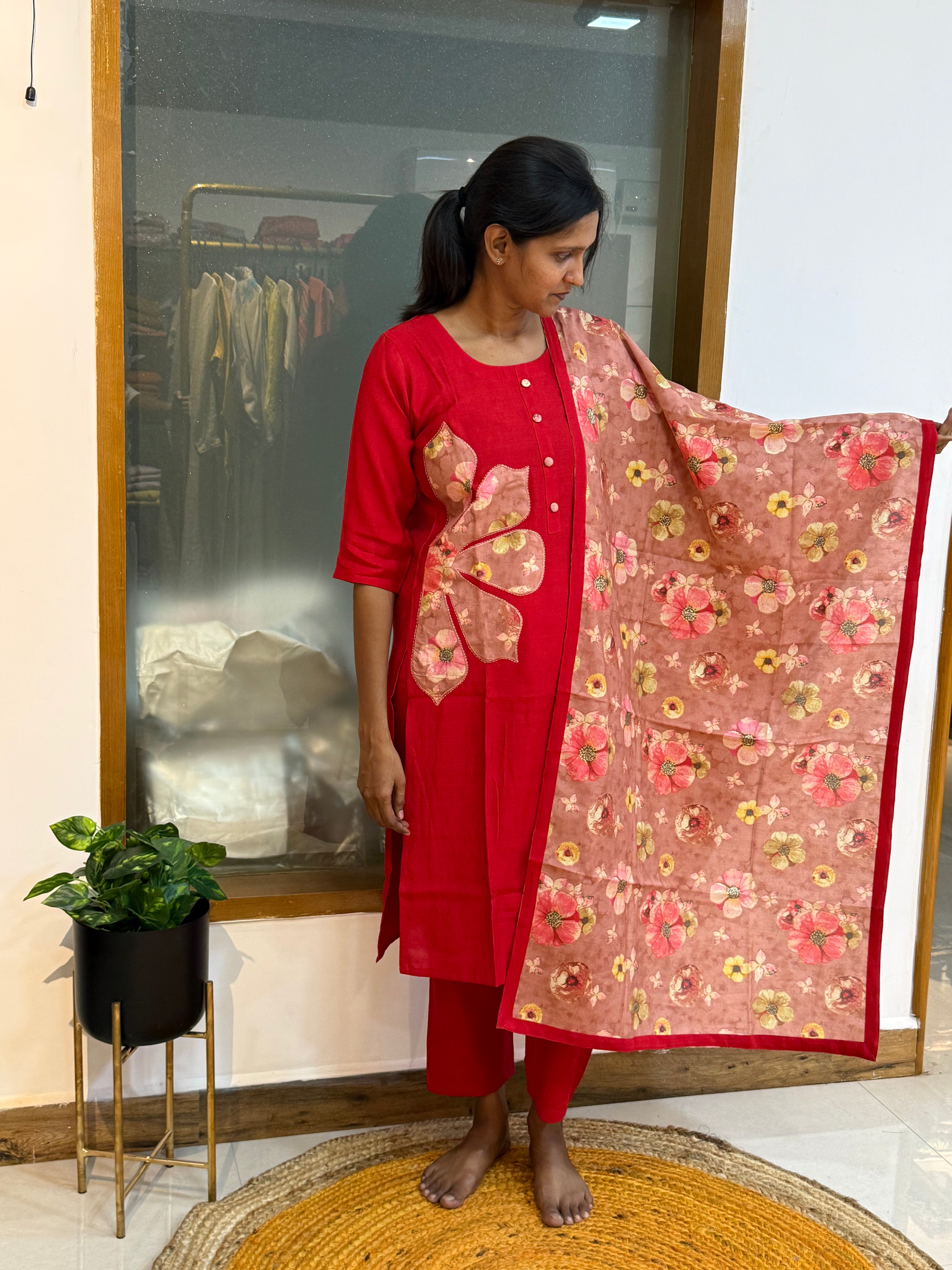 Flora red 596