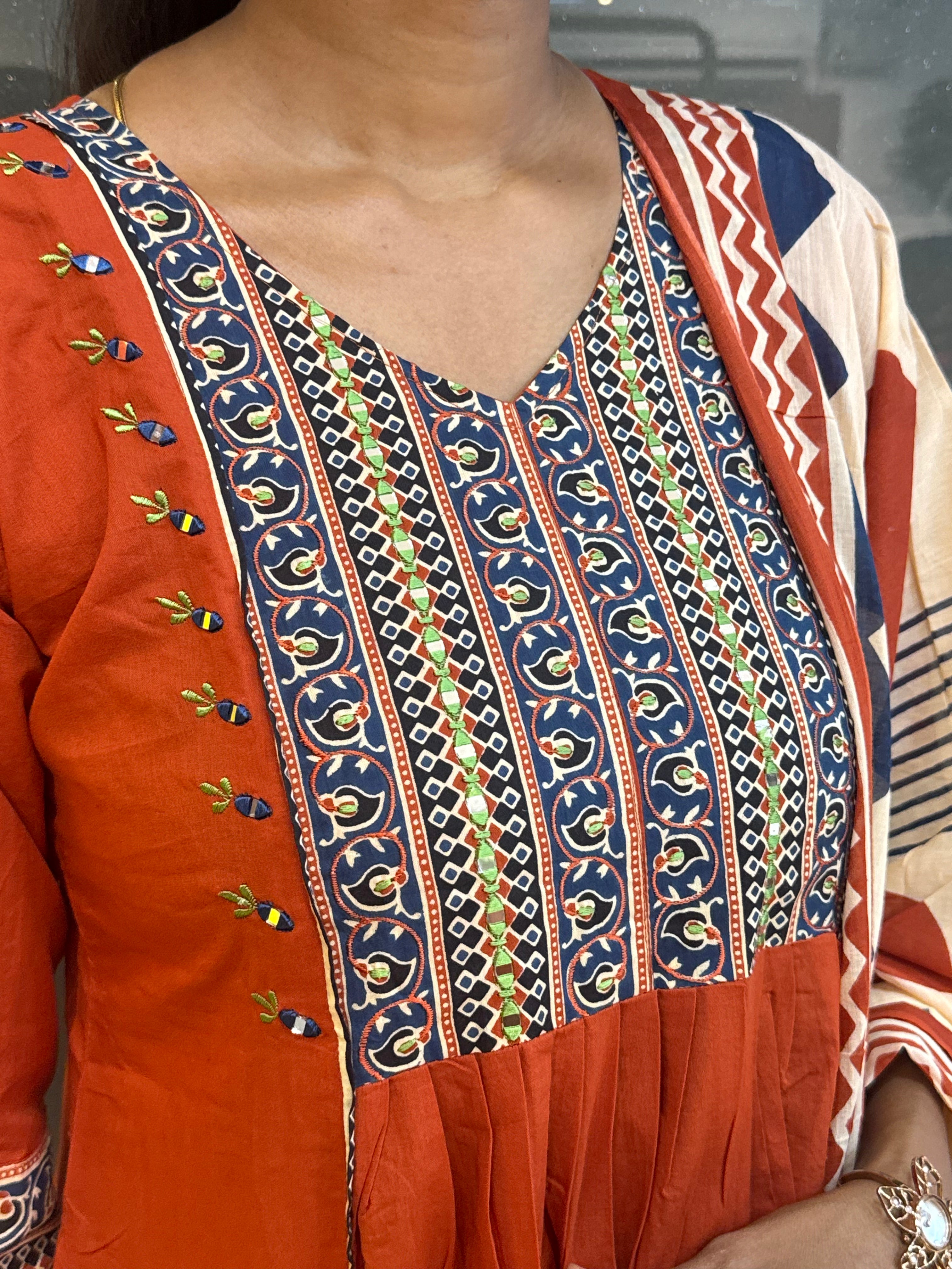 Narmadha 657