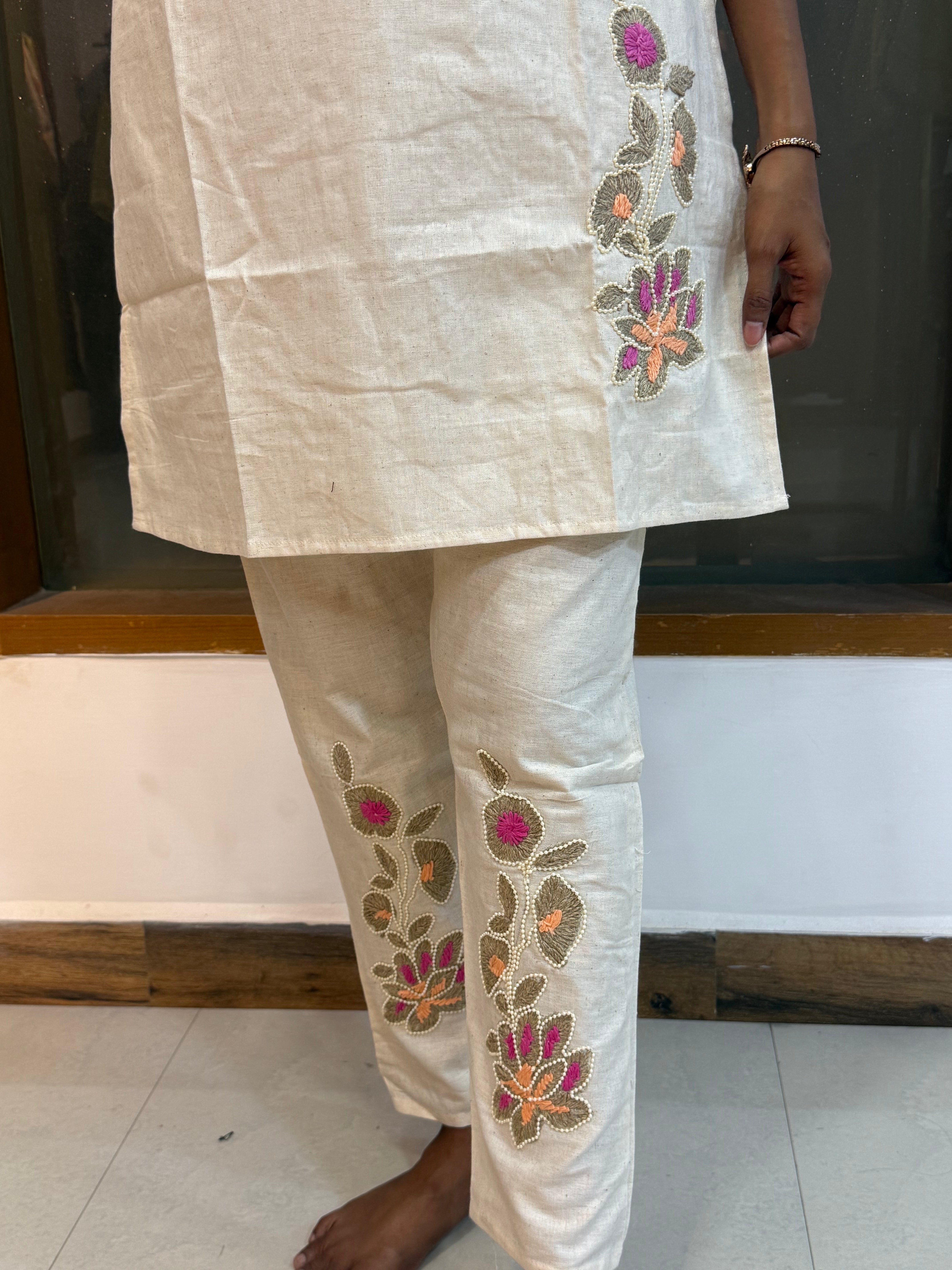 Nidhya 689